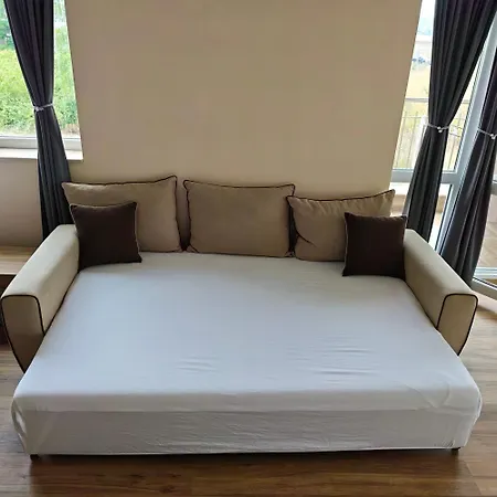 Seahome Beachfront Sea View Terrace Quiet Parking * פרימורסקו